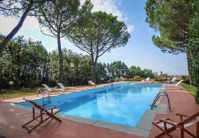 Villa in Capraia e Limite - MELOGRANO Villa in Capraia e Limite - MELOGRANO