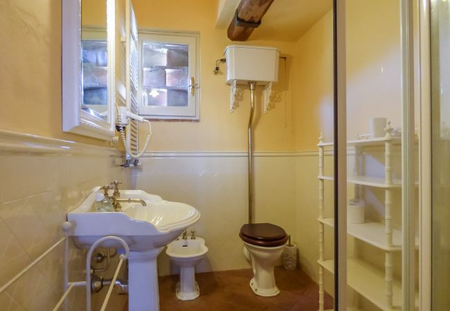 Villa in San Lorenzo di Moriano - PODERE FARI Villa in San Lorenzo di Moriano - PODERE FARI