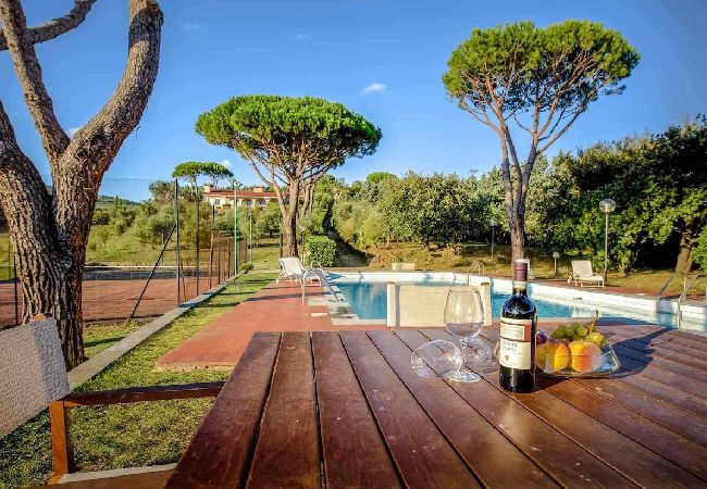 Villa i Capraia e Limite - MELOGRANO Villa i Capraia e Limite - MELOGRANO