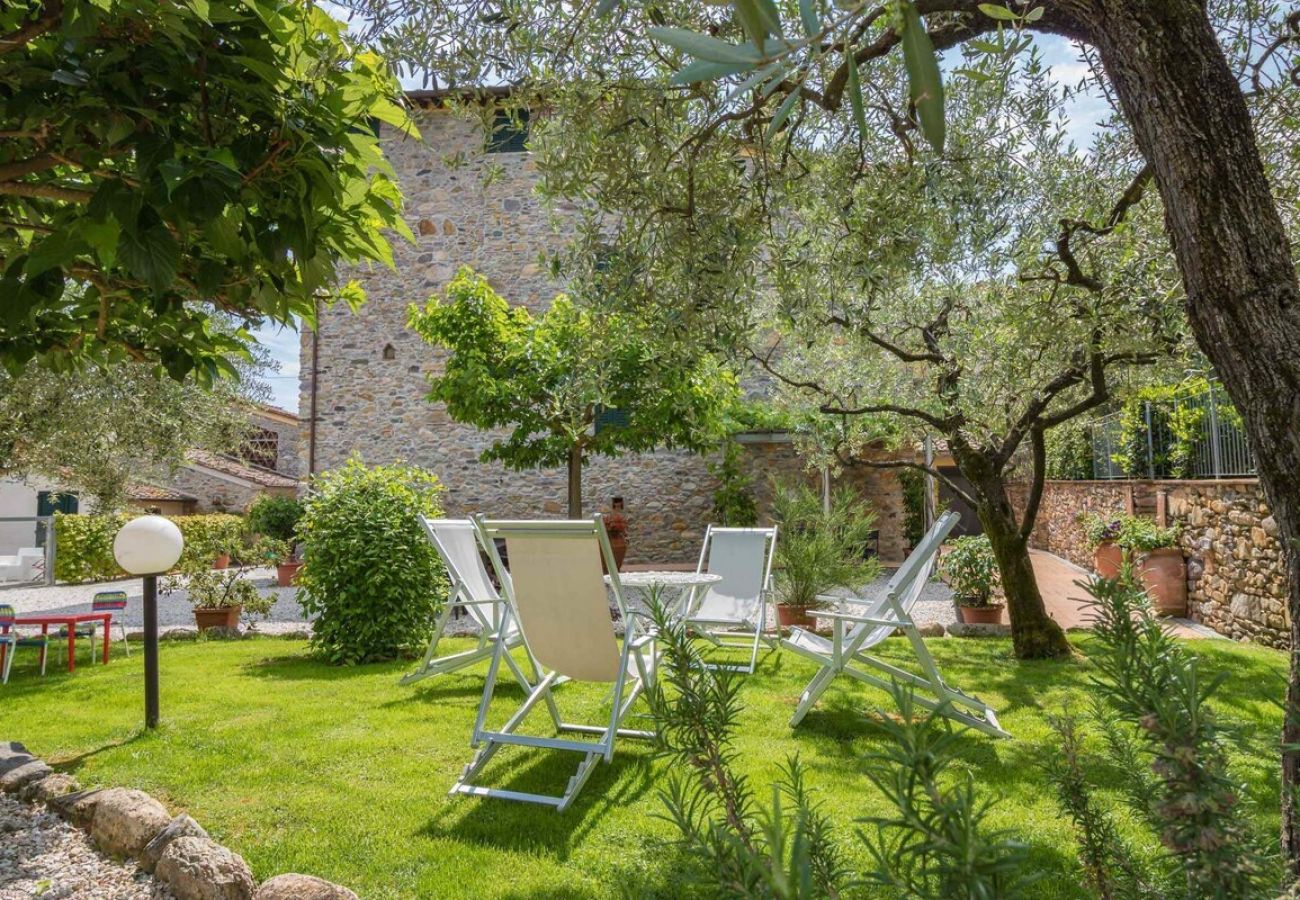 Apartment in Colle di Compito - TONINO