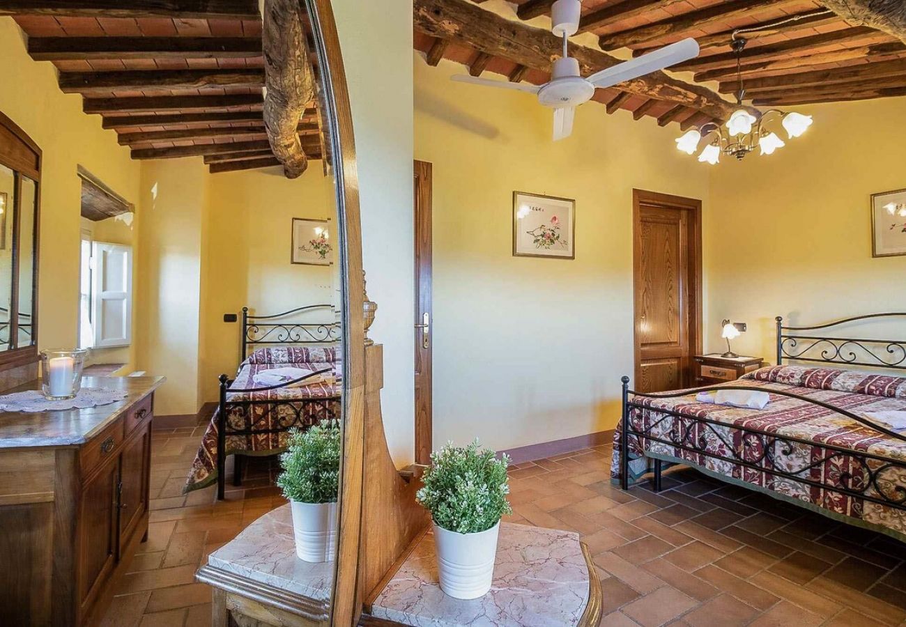 Apartment in Colle di Compito - TONINO