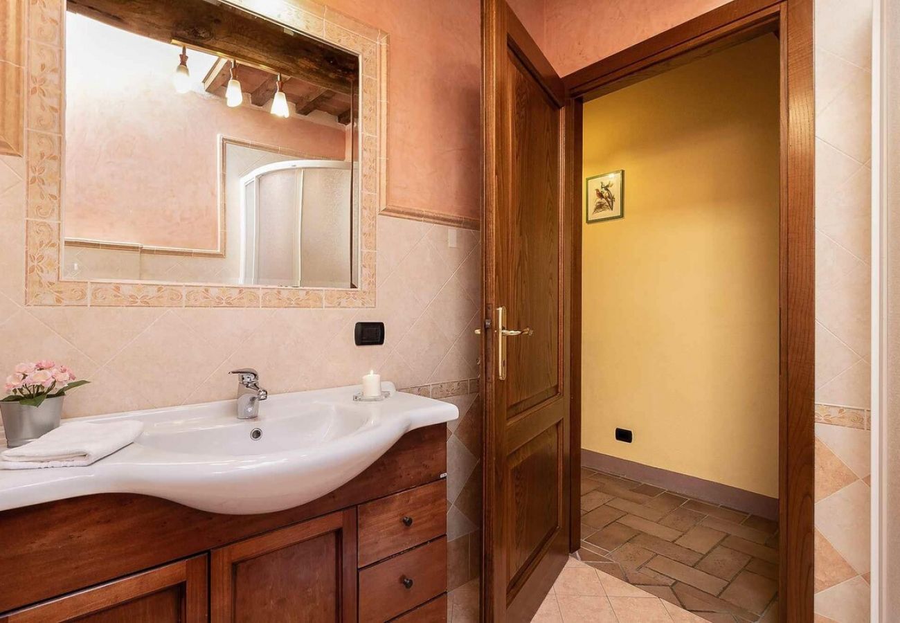 Apartment in Colle di Compito - TONINO