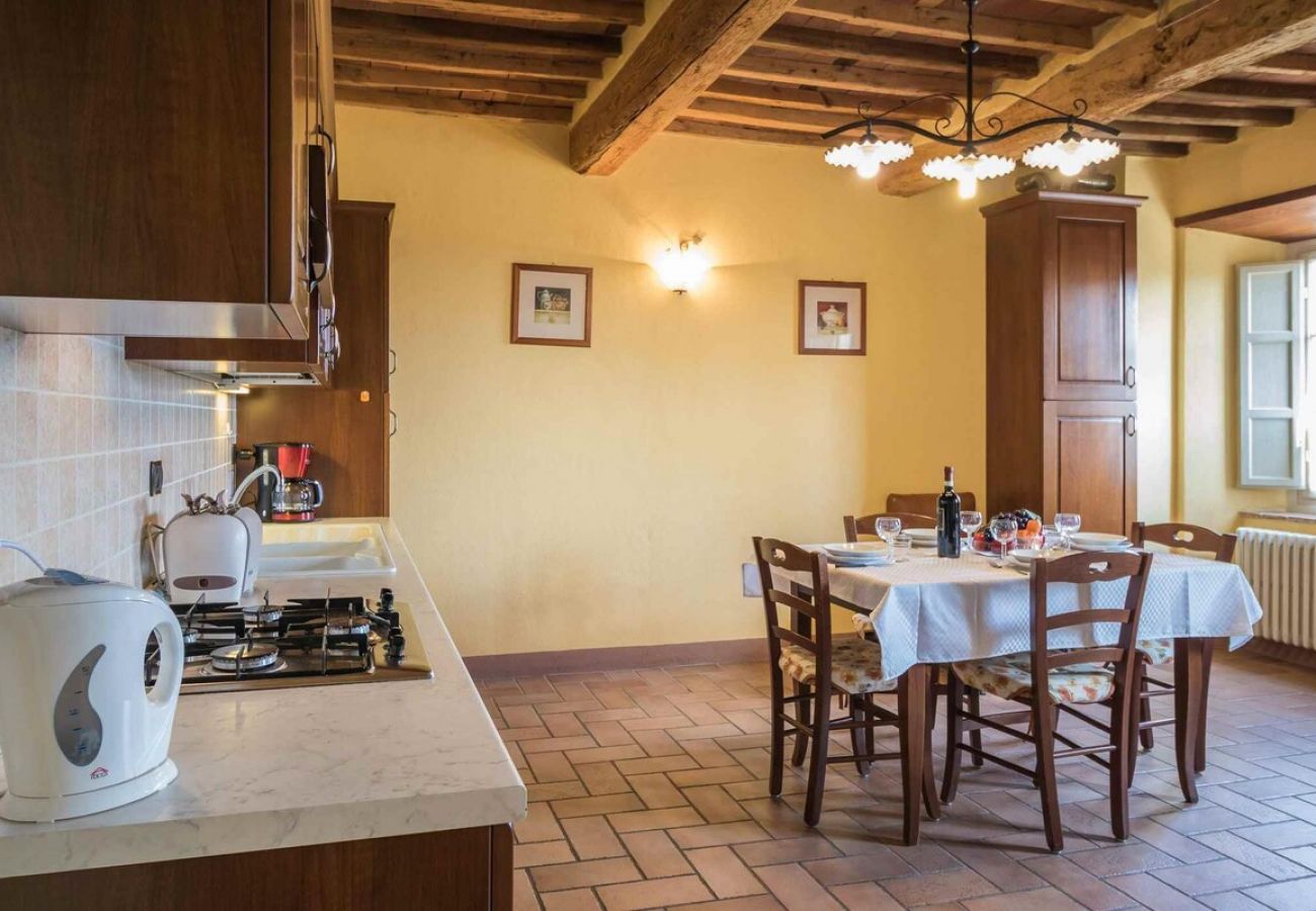 Apartment in Colle di Compito - COLOMBA