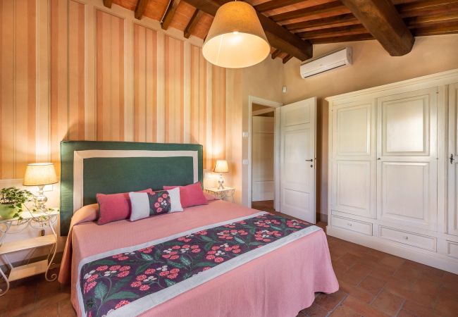 Villa in Colle di Compito - LEVI Villa in Colle di Compito - LEVI